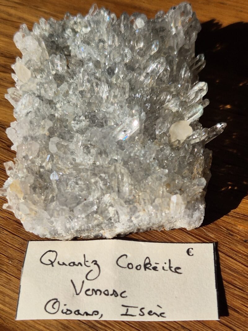 Quartz cookeite oisans