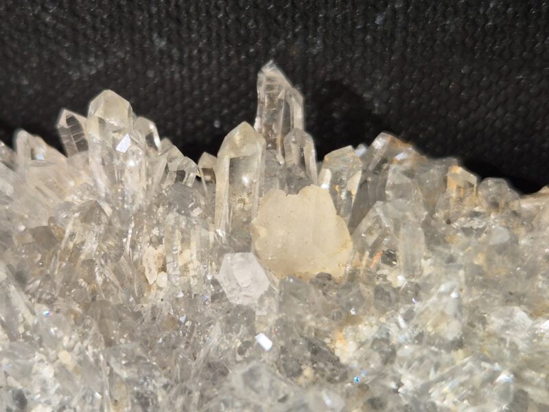 Quartz cookeite oisans