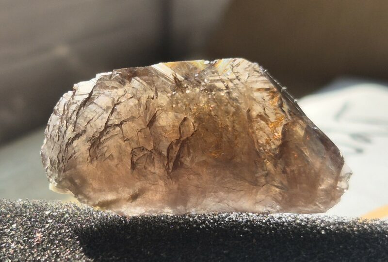 Axinite cristal Isère