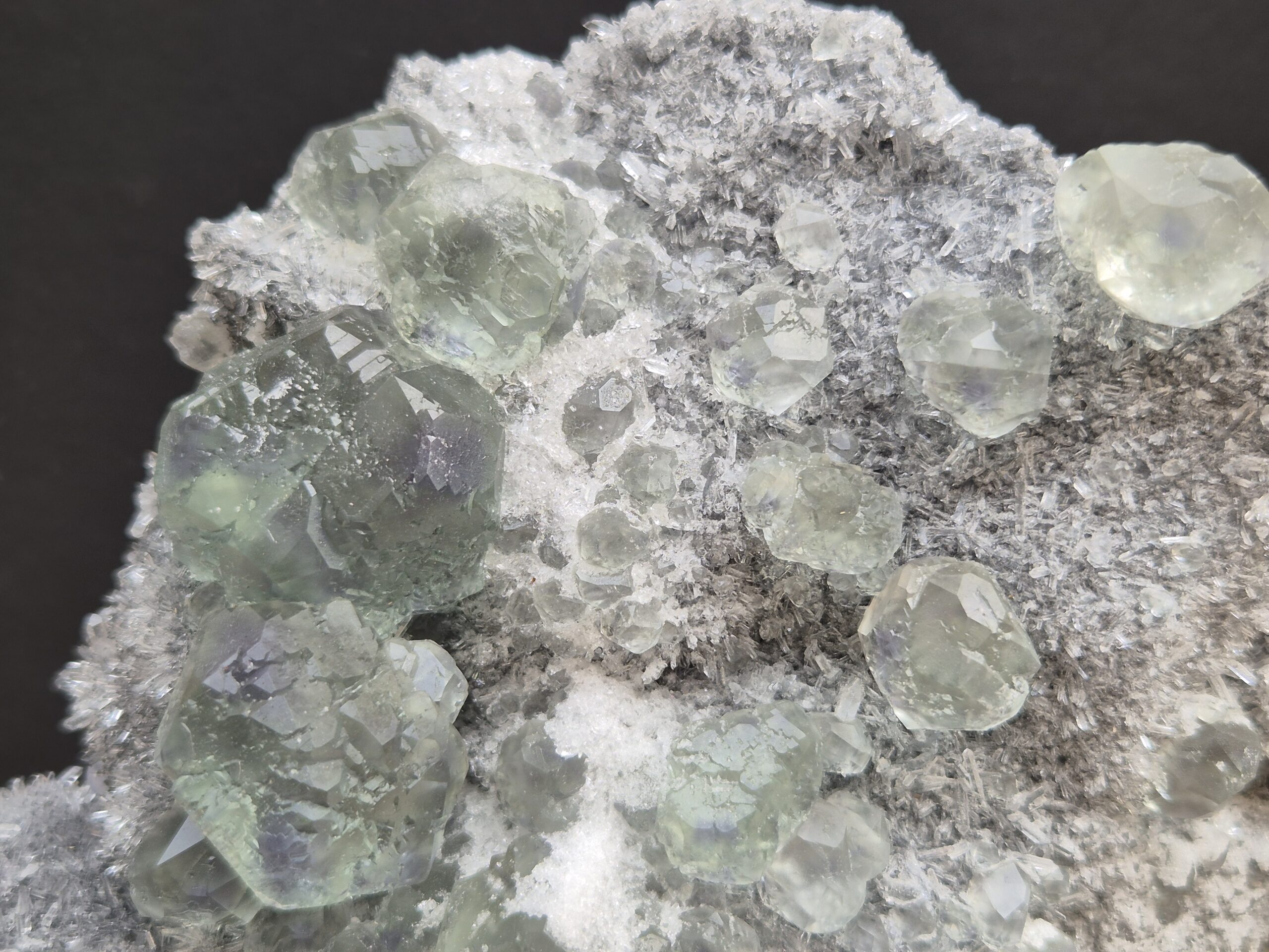 Fluorite verte dodécaedre