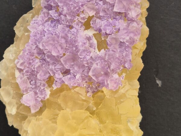 Fluorite octaèdres violets