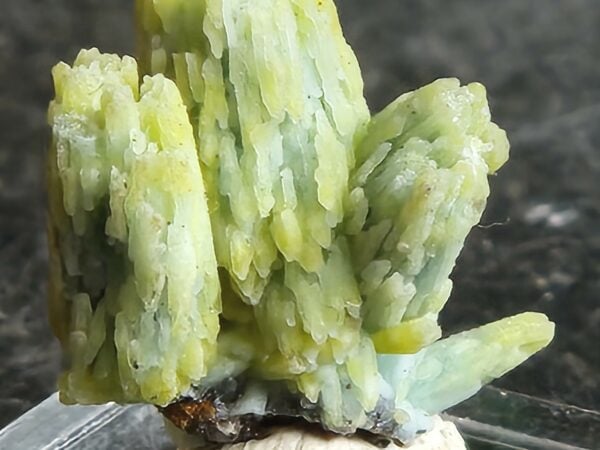 Plumbogummite rhomboèdre