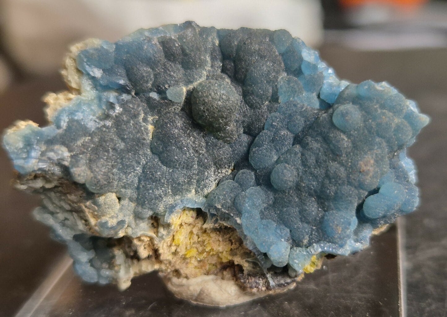 Plumbogummite mammelonnée