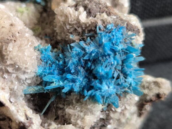 Pentagonite prismatique
