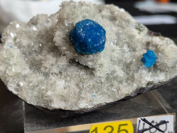 Cavansite sur stilbite