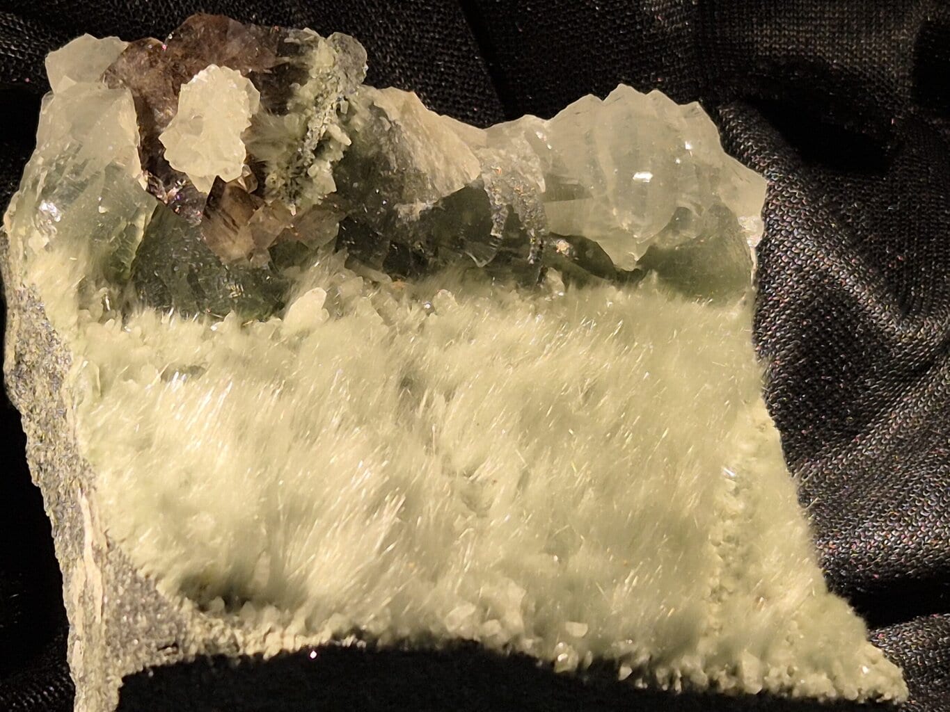Prehnite Bissolite Axinite Zéolite Oisans – Image 2