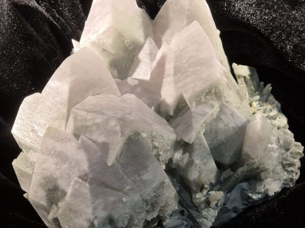 Scalénoèdre de Calcite Maronne