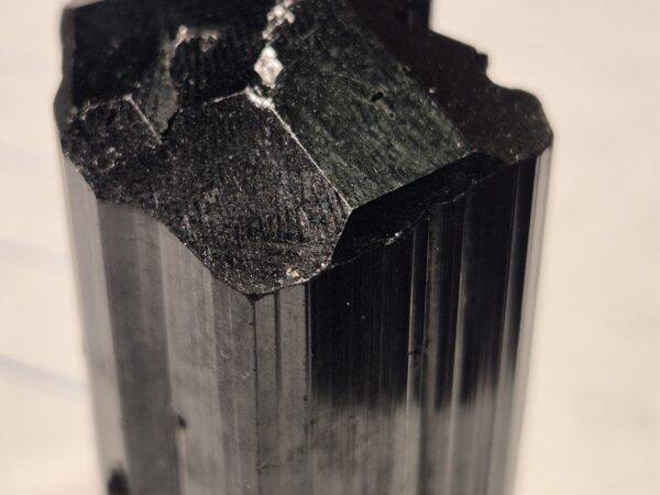 Tourmaline noire cristal