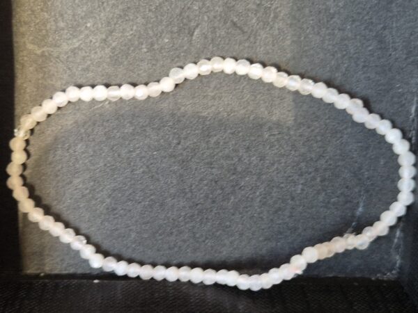 Bracelet Pierre de lune 2mm