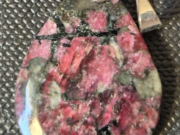 Eudialyte goutte