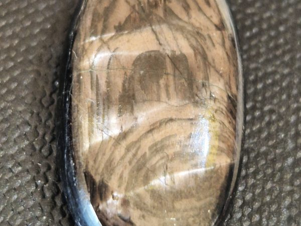 Hyperstène cabochon