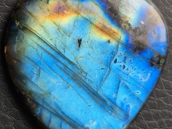 Labradorite cabochon larme