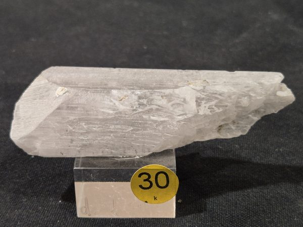 Danburite cristal isolé