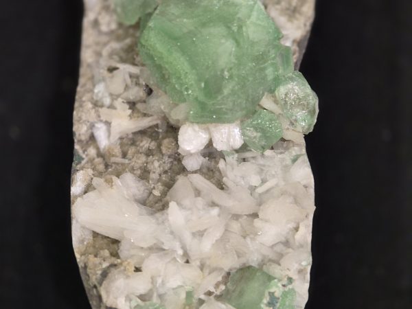 Apophyllite verte et stilbite