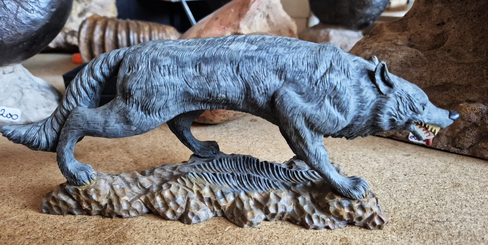 Loup Sculpté Jaspe Gris