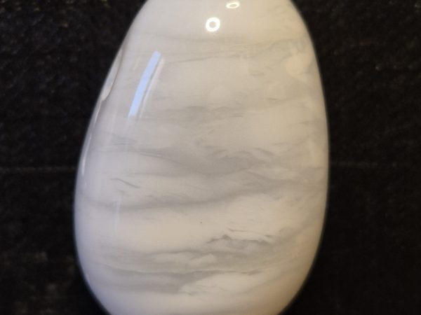 Opale blanche percée