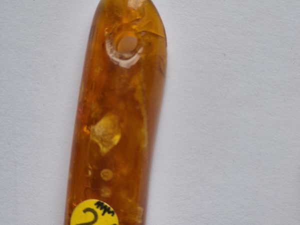 Ambre longue percée
