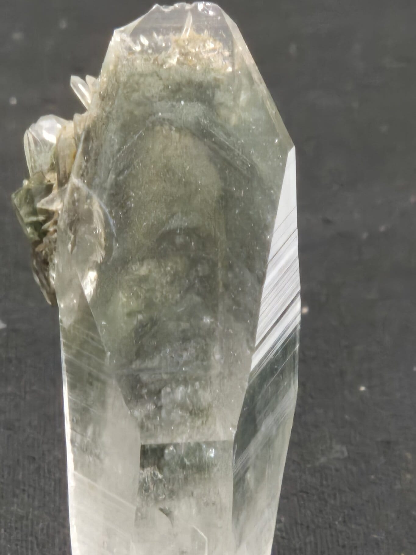 Quartz Fumé Chloriteux