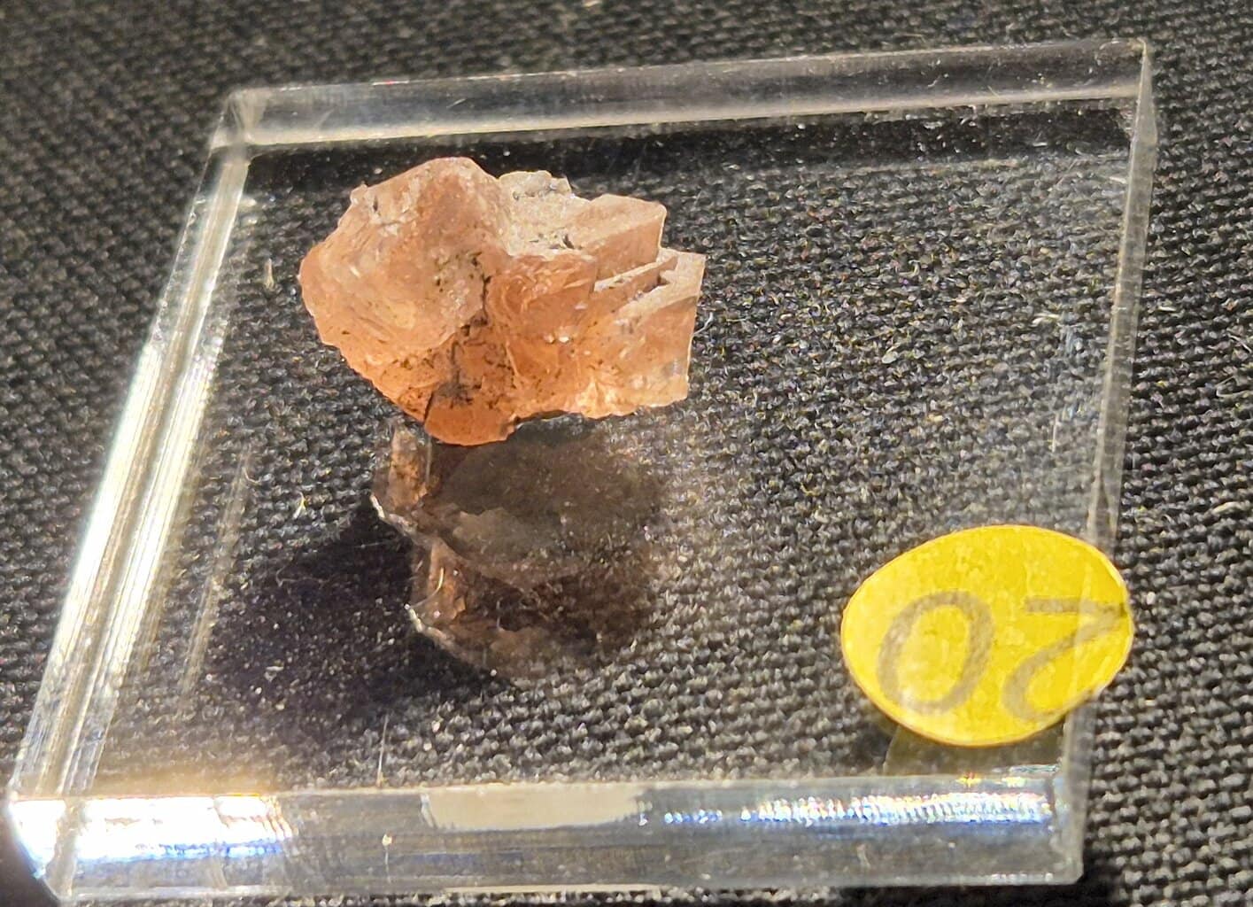 Fluorite octaèdre rose n5 – Image 3