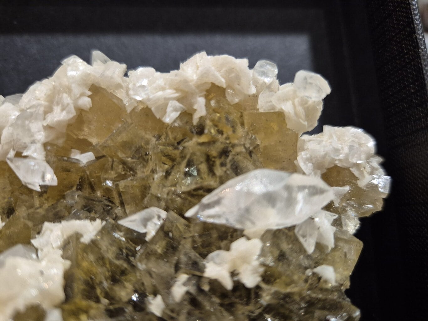 Fluorite Calcite Dolomite Asturias – Image 2