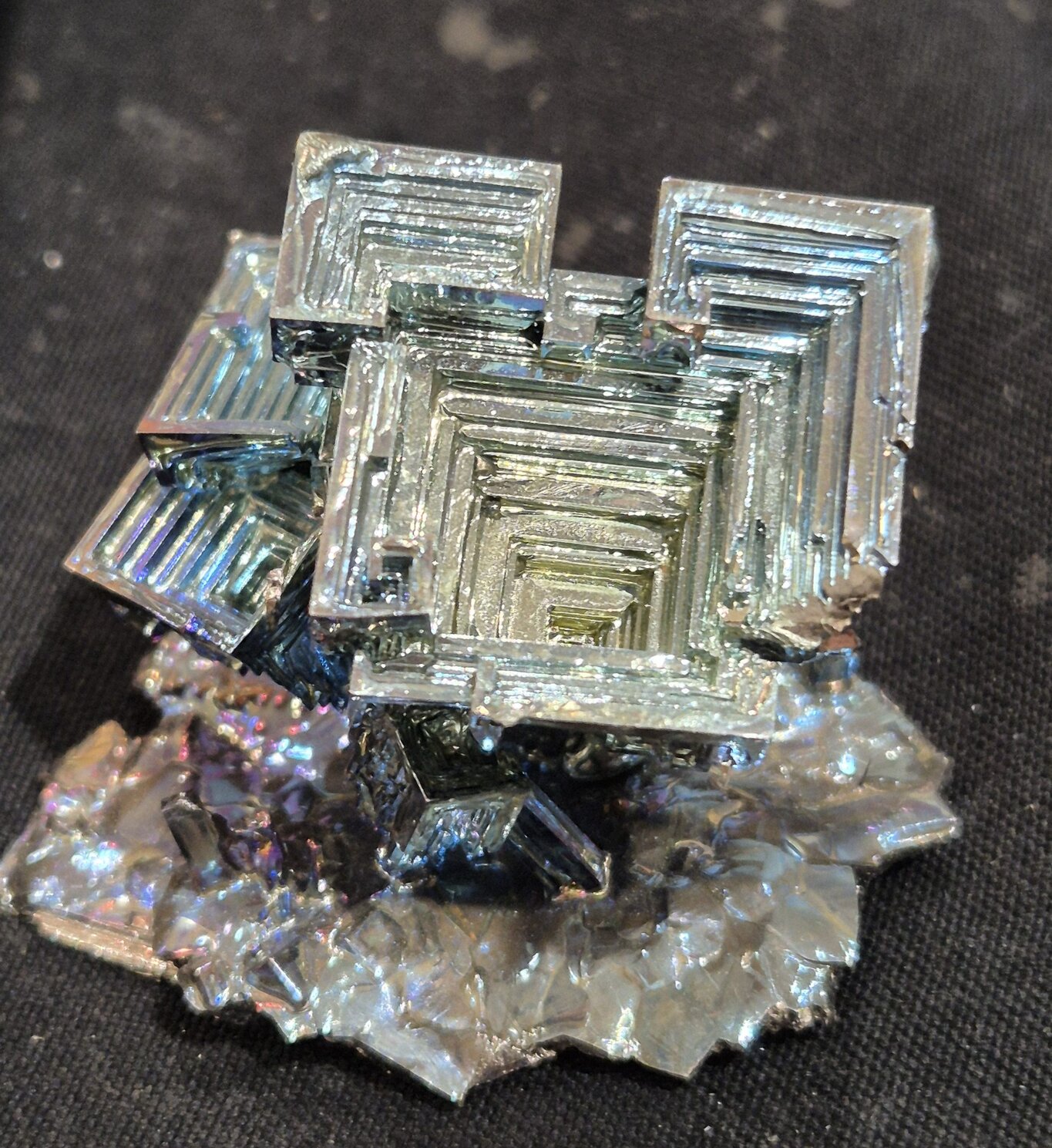 Bismuth trémies irisées n3