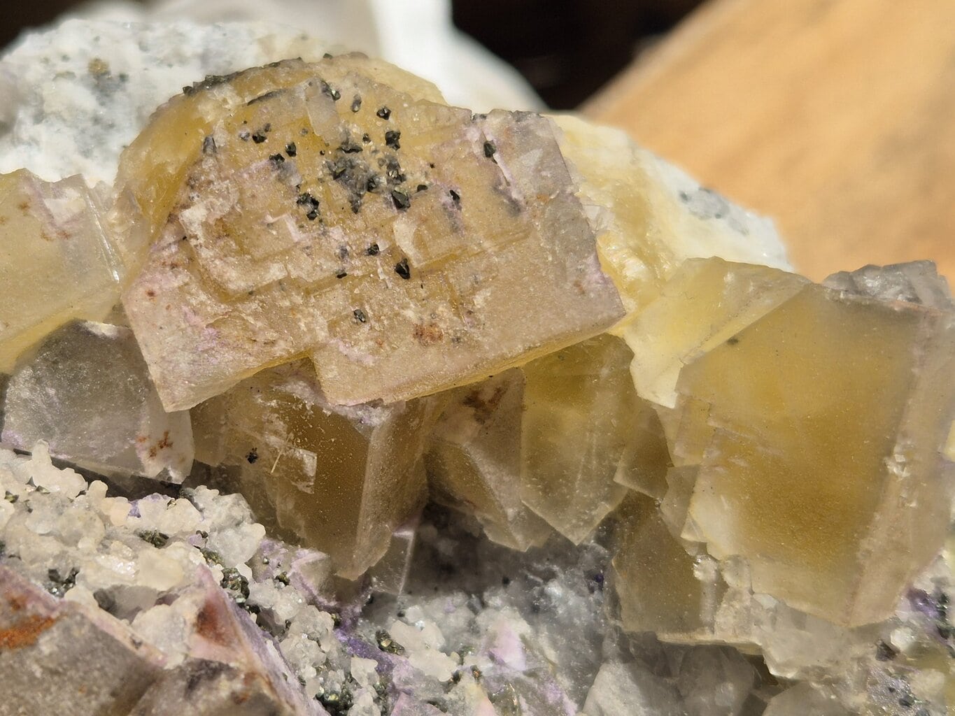 Fluorite Chalcopyrite du Burc