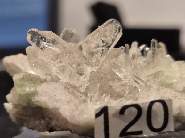 Quartz maclé avec augélite