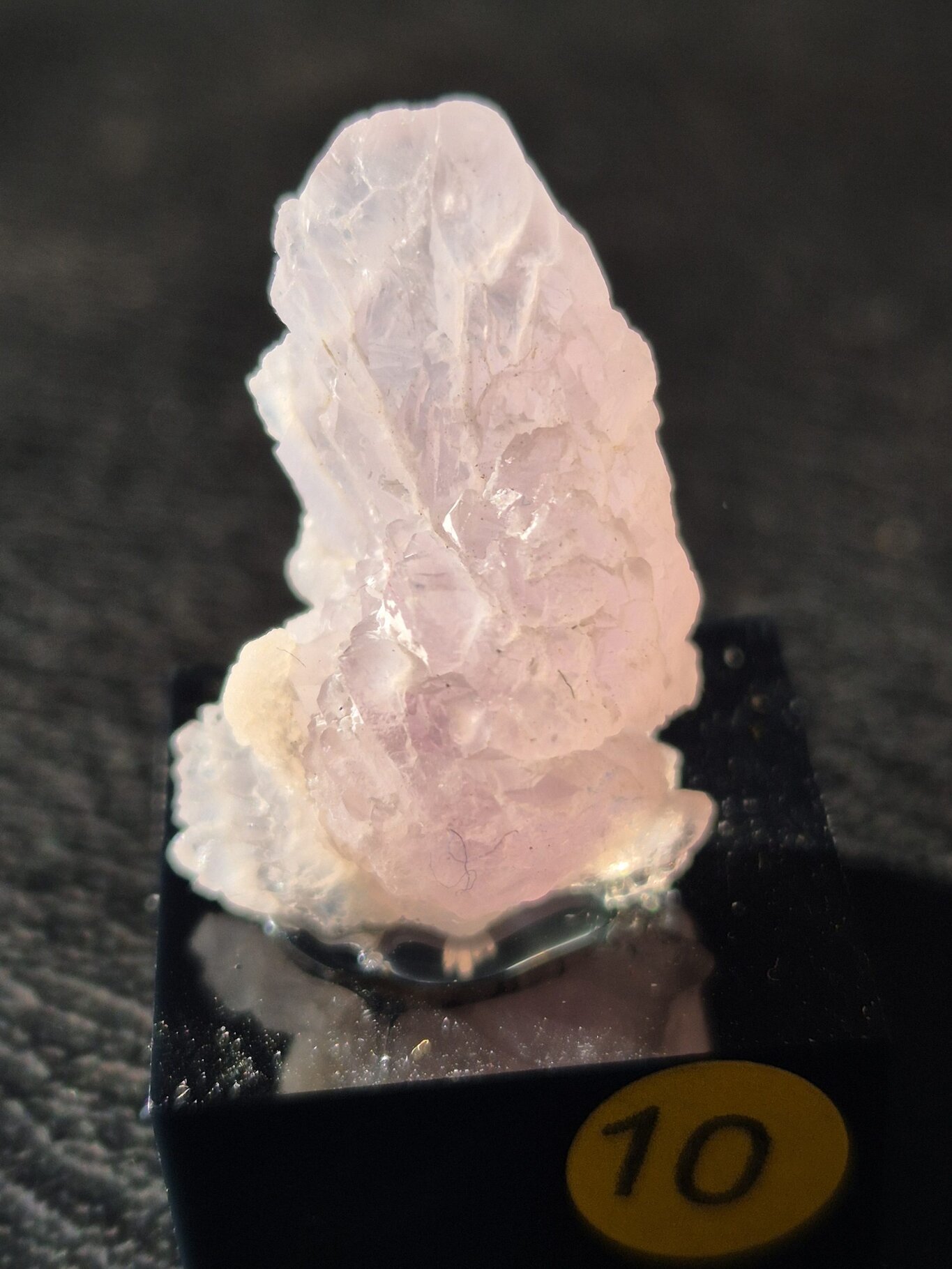 Quartz rose cristallisé n2
