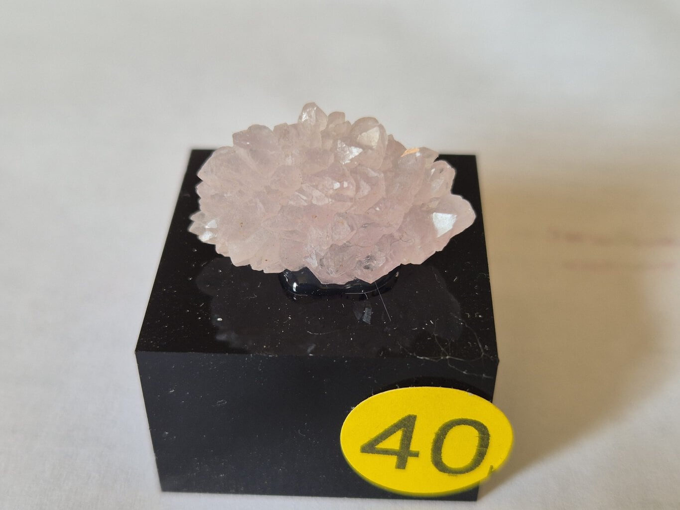 Quartz rose cristallisé n8