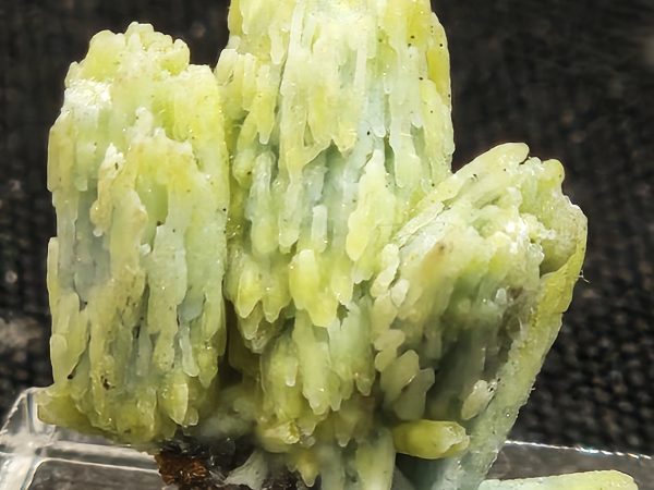Plumbogummite rhomboèdrique