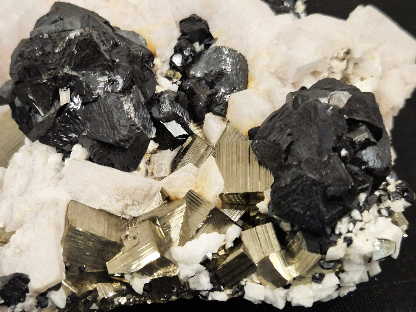 Pyrite Manganocalcite Sphalérite – Image 2