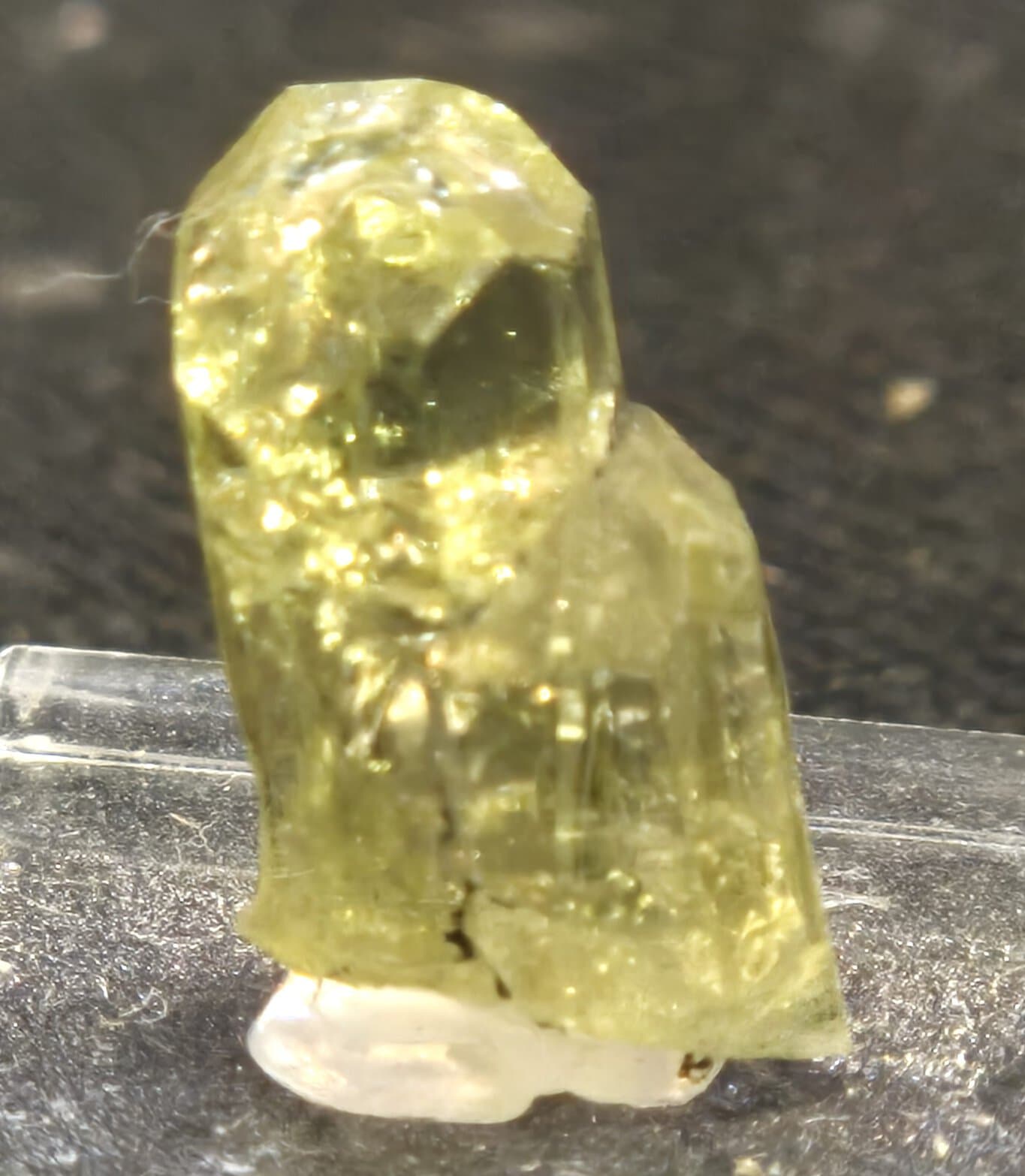 Vésuvianite cristal vert