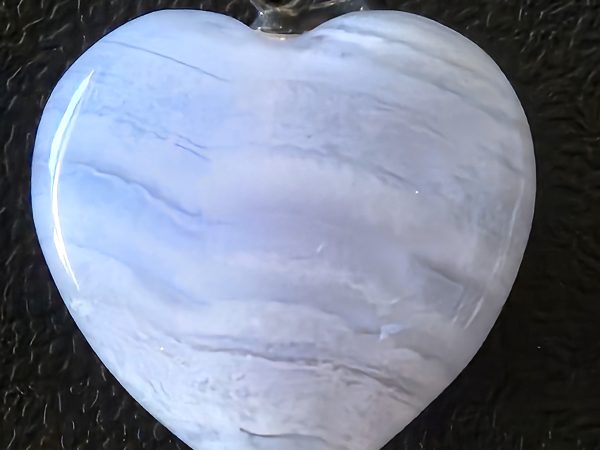  Calcédoine bleue coeur argent