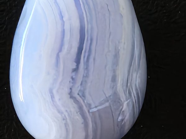 Calcédoine ovale bleue