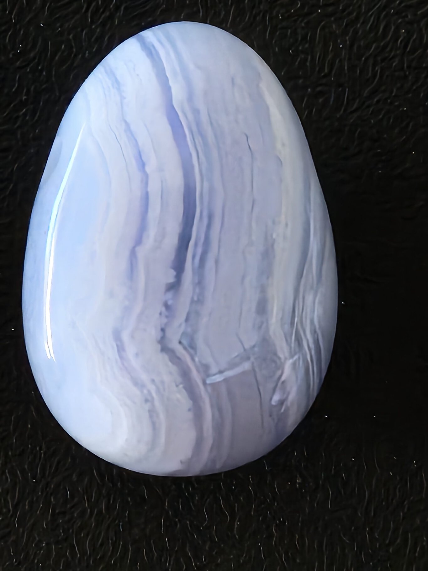 Calcédoine ovale bleue