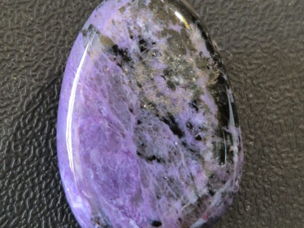 Charoite ovale