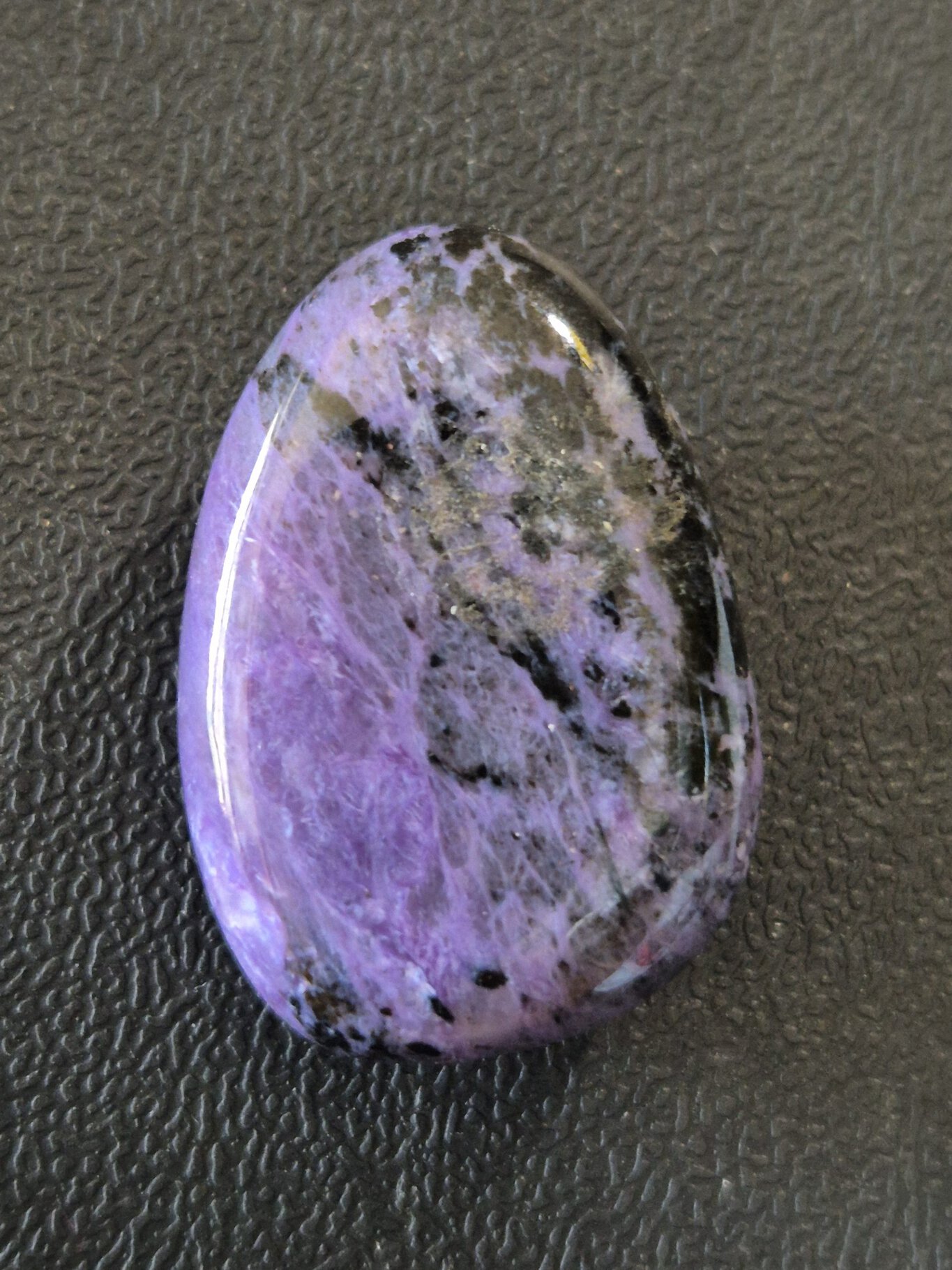 Charoite ovale