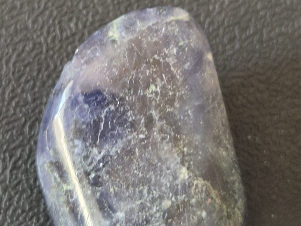 Iolite Cordiérite percée