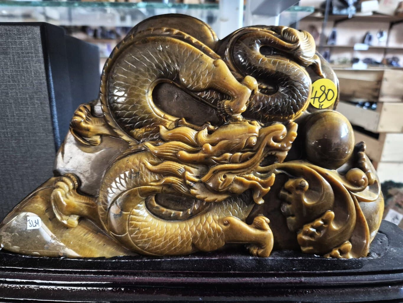 Dragon sculpté Œil de Tigre
