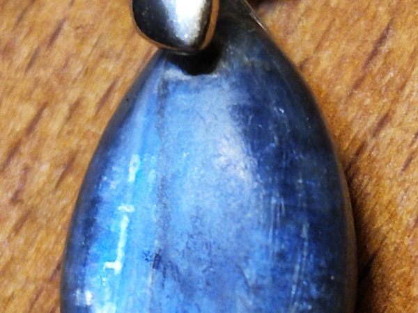 Cyanite larme