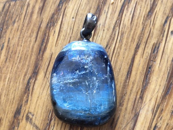 Cyanite argent