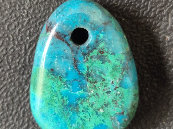 Chrysocolle percé frontal