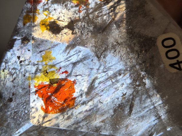 Quartz facetté inclusion hématite