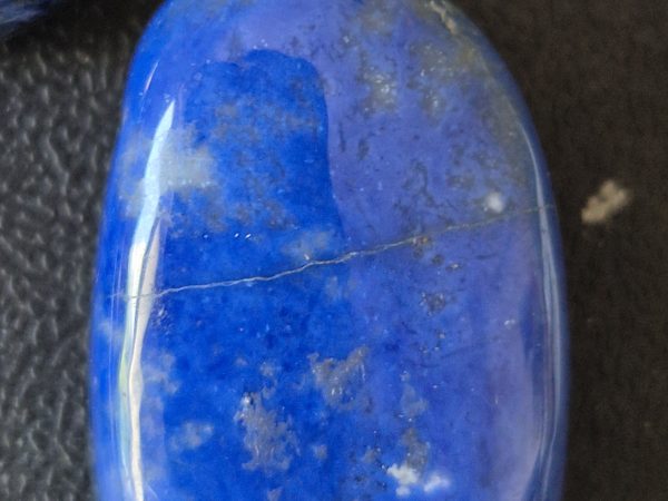 Dumortiérite percée