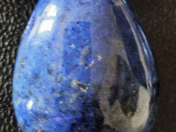 Dumortiérite poire percée