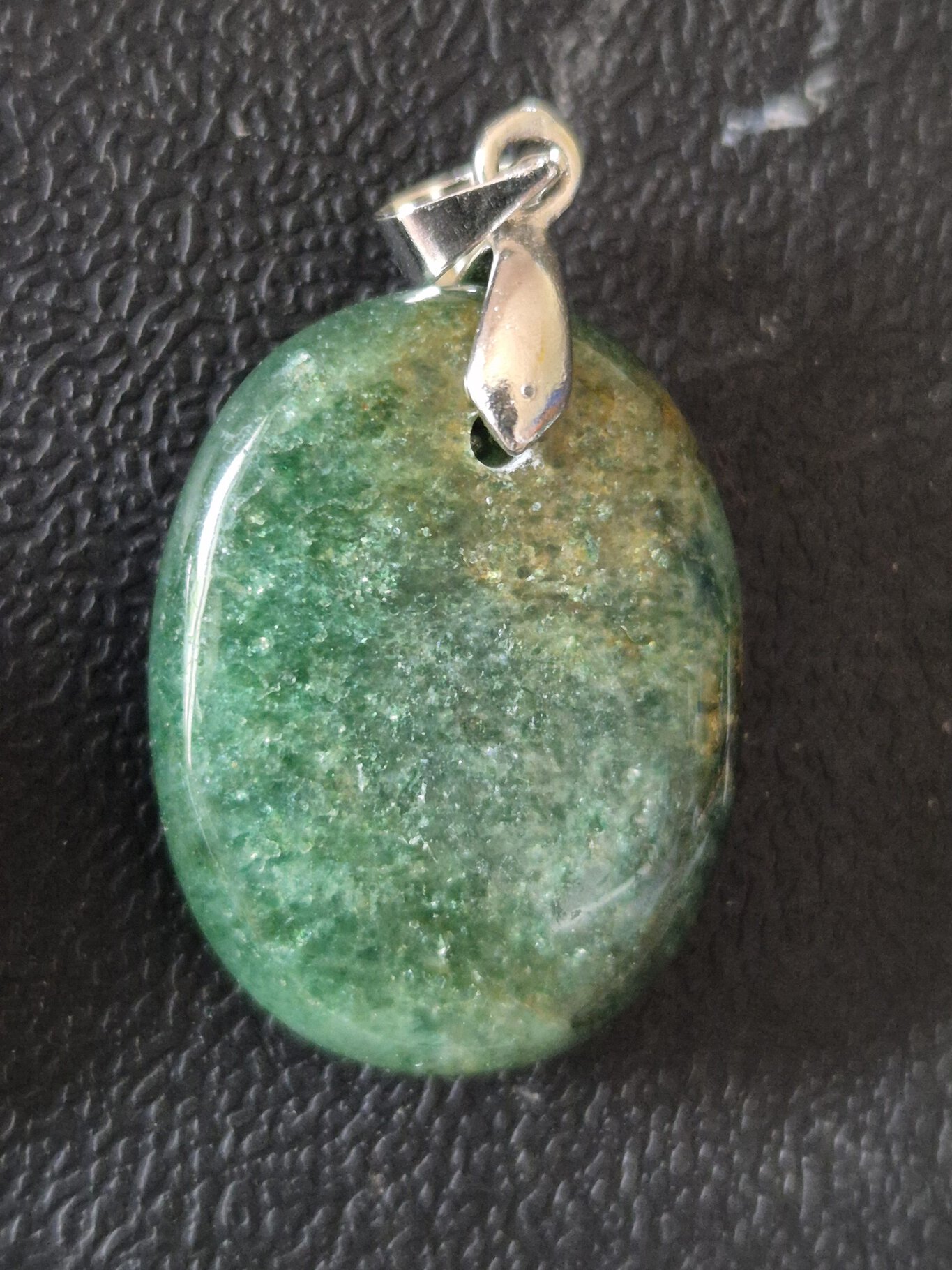 Fuchsite bélière