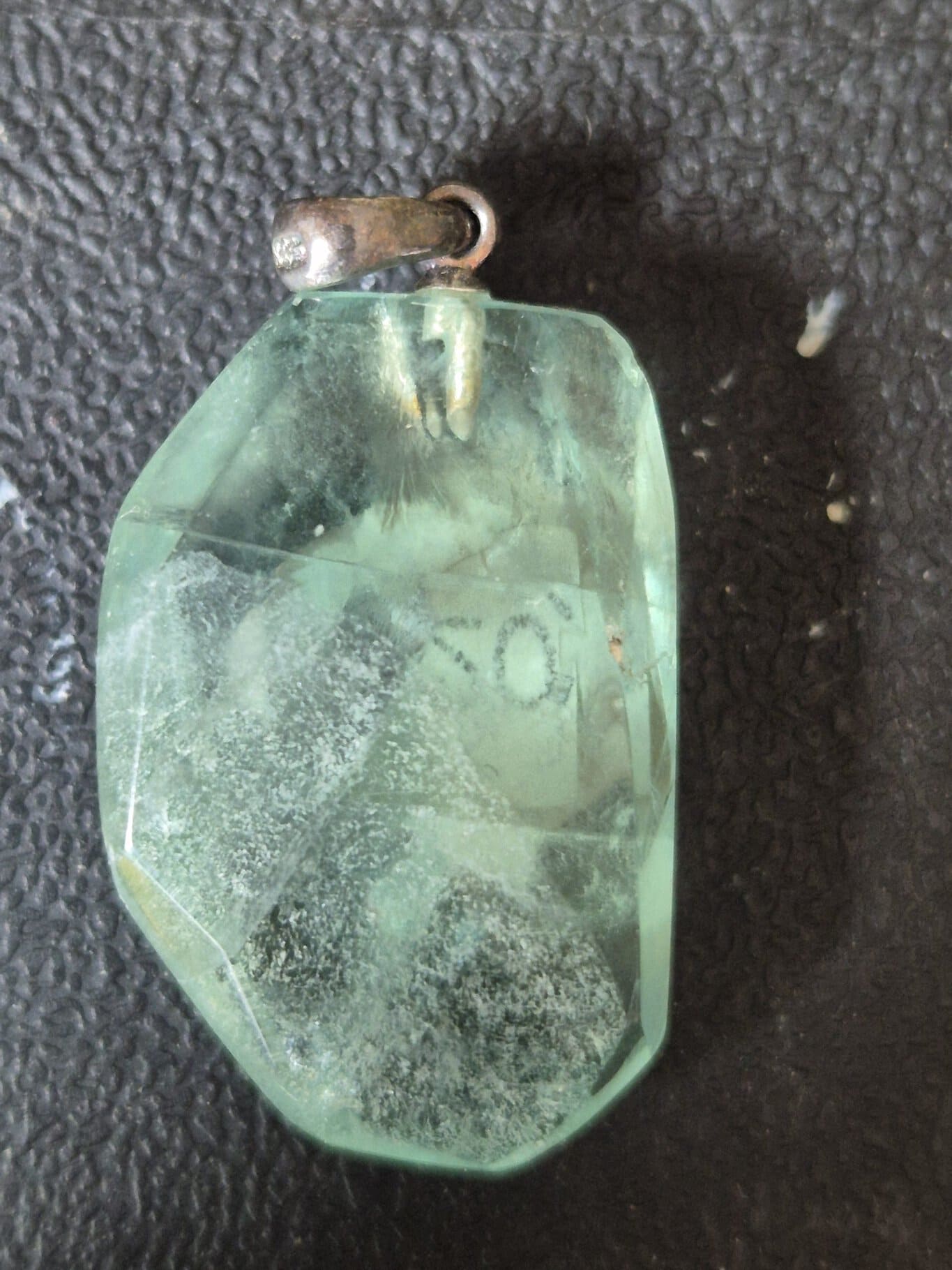 Fluorite verte facettée