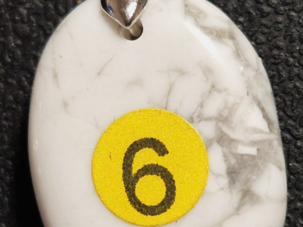 Howlite ovale bélière